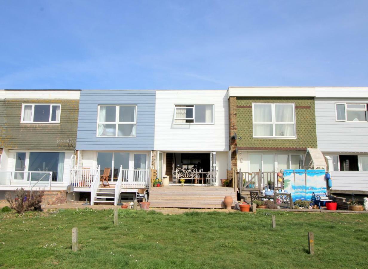 Pebbles Beach House By Air Premier Seaford Exterior photo